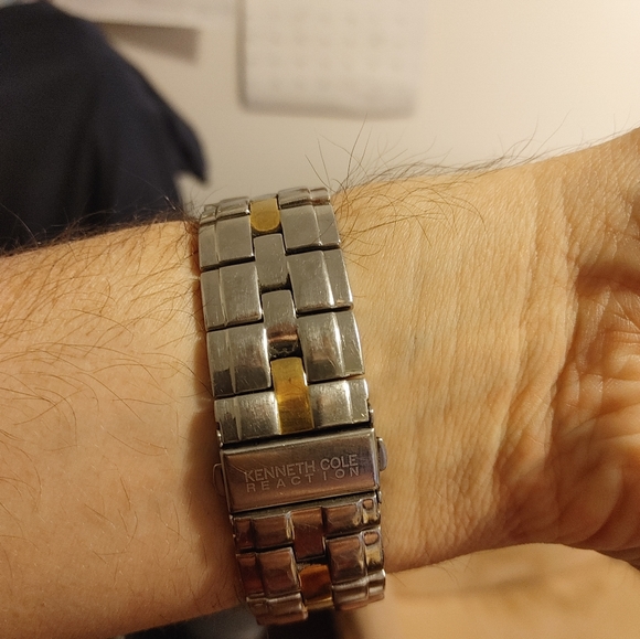 Kenneth Cole Reaction watch - Picture 2 of 2